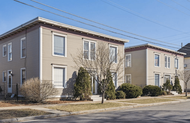 52 Douglas St, Saint Paul, MN 55102