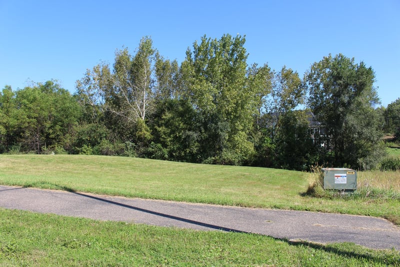 2725 General Sieben Dr, Hastings, MN 55033
