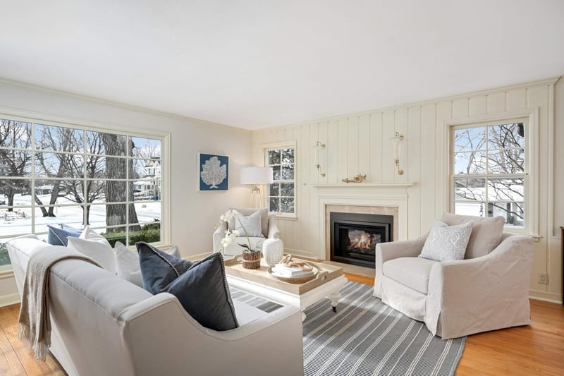 3332 W 56th St, Edina, MN 55410