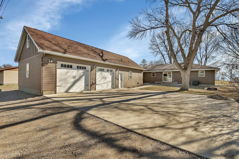 244 8th Ave S, Brownton, MN 55312