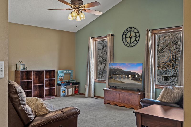 8675 Golfview Dr, Houston, MN 55943