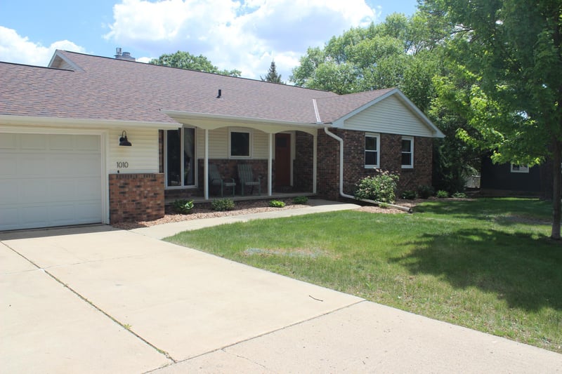 1010 Highland Dr, Blue Earth, MN 56013