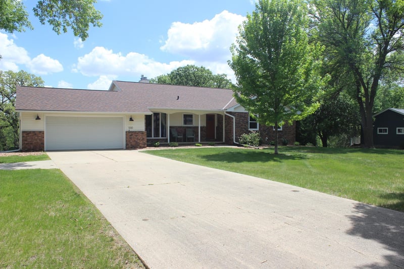 1010 Highland Dr, Blue Earth, MN 56013
