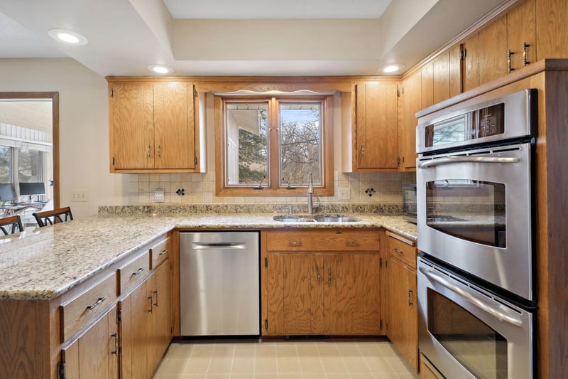 1560 Trollhagen Dr, Fridley, MN 55421