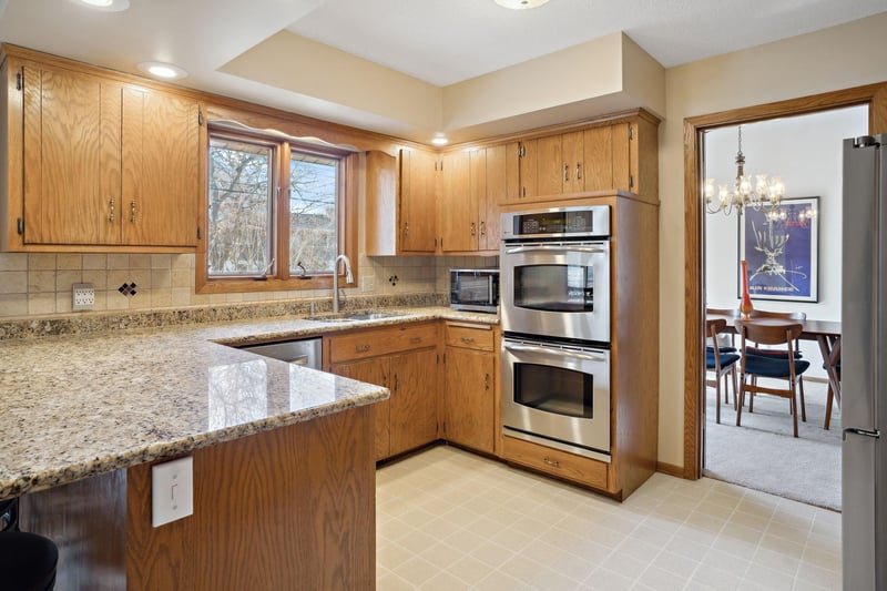 1560 Trollhagen Dr, Fridley, MN 55421