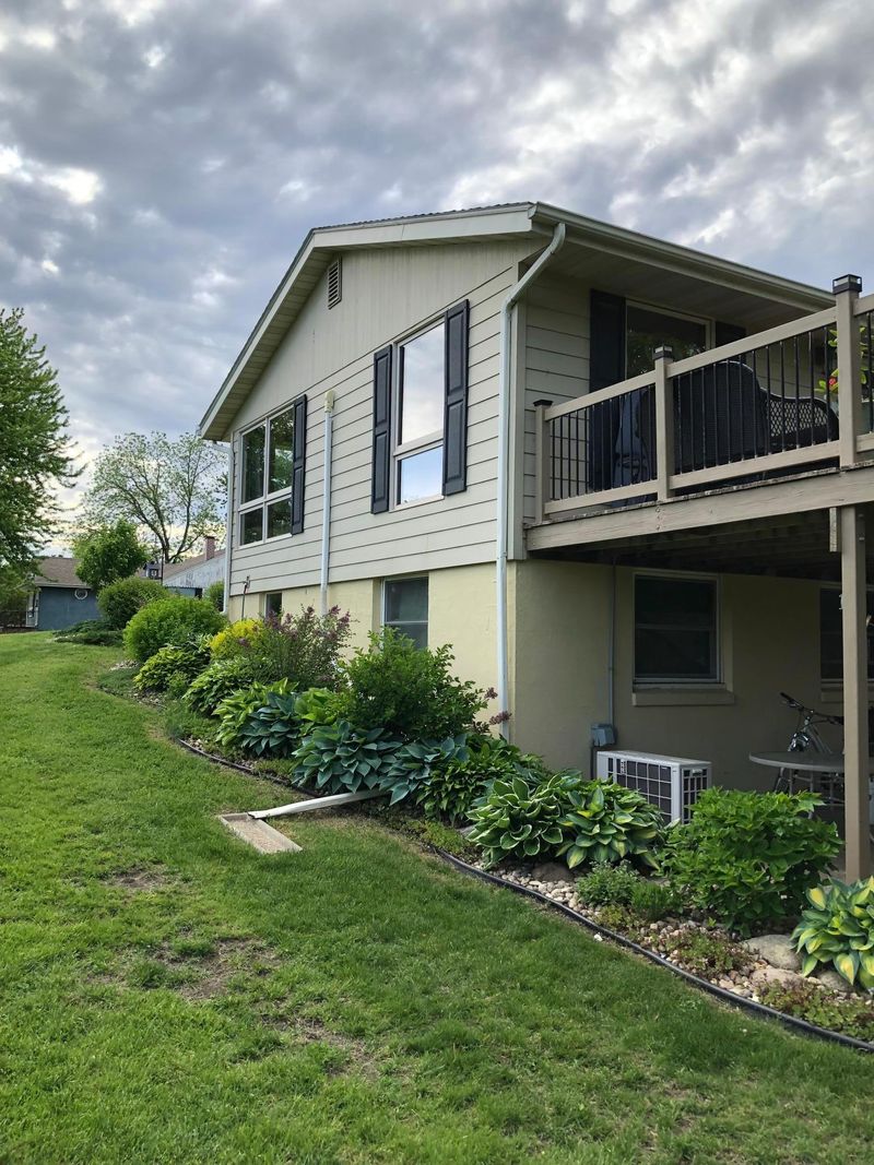 1604 Fairway Ln, Worthington, MN 56187