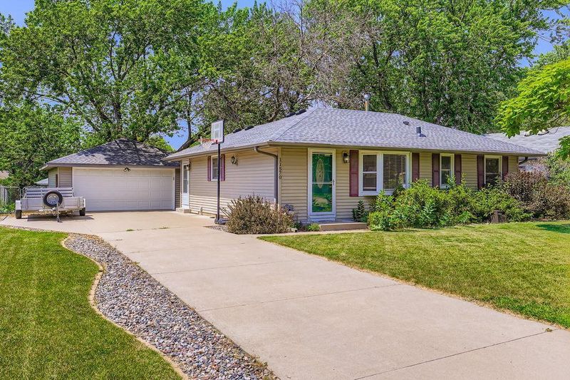 11570 Juniper St NW, Coon Rapids, MN 55448