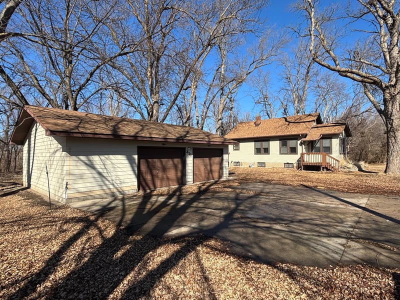 311 Desoto Ave N, Glencoe, MN 55336