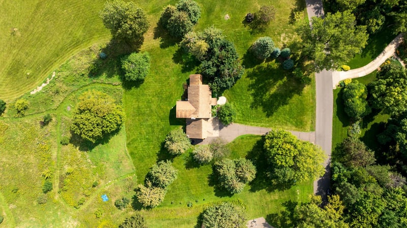 9 Doral Rd, Dellwood, MN 55110