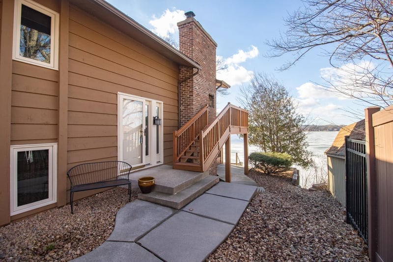 6549 Eagle Lake Dr, Osseo, MN 55369