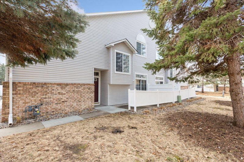8494 Cortland Rd, Eden Prairie, MN 55344