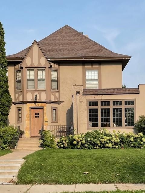 1789 James Ave S, Minneapolis, MN 55403