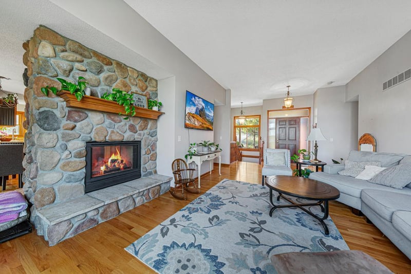 9342 Dodd Rd, Kilkenny, MN 55021
