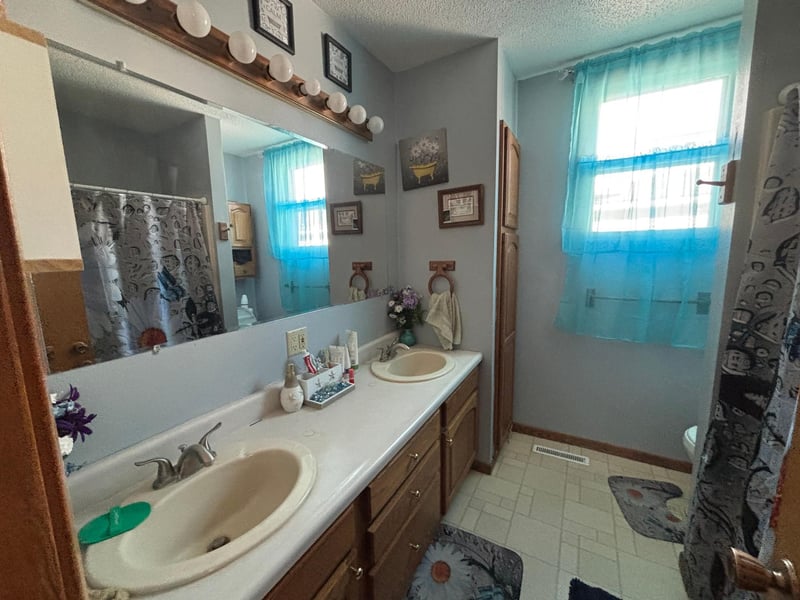 1109 14th St, Clarkfield, MN 56223