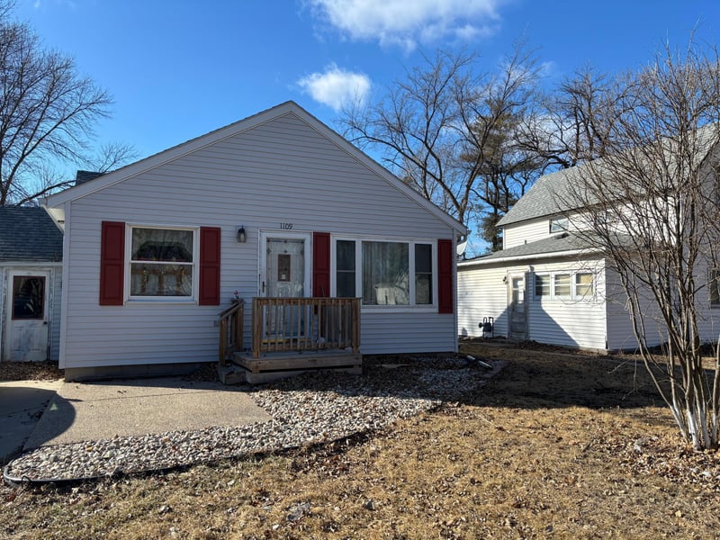 1109 14th St, Clarkfield, MN 56223