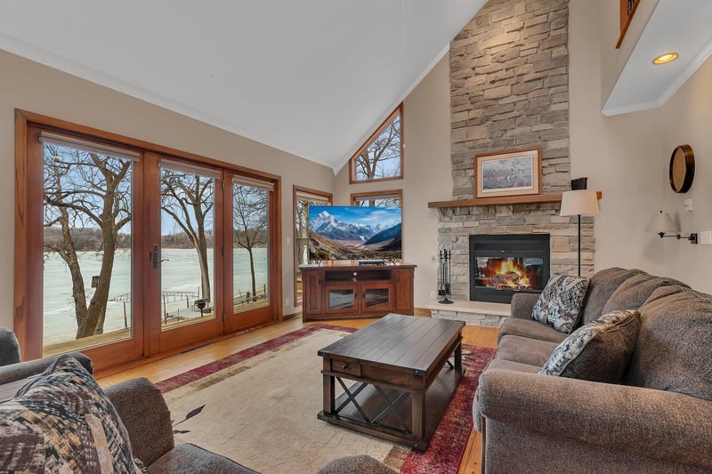 18113 Dove Hill Rd, Eden Valley, MN 55329