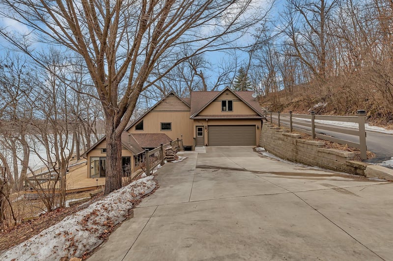 18113 Dove Hill Rd, Eden Valley, MN 55329
