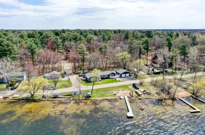 801 Lakeshore Dr, East Bethel, MN 55092