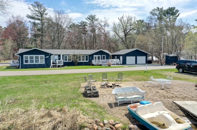 801 Lakeshore Dr, East Bethel, MN 55092