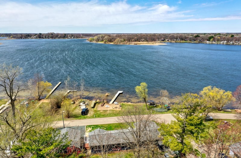 801 Lakeshore Dr, East Bethel, MN 55092