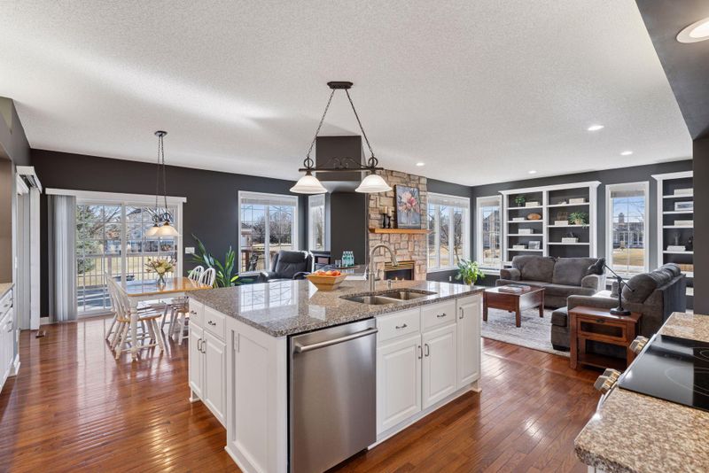 36 Raven Rd, North Oaks, MN 55127