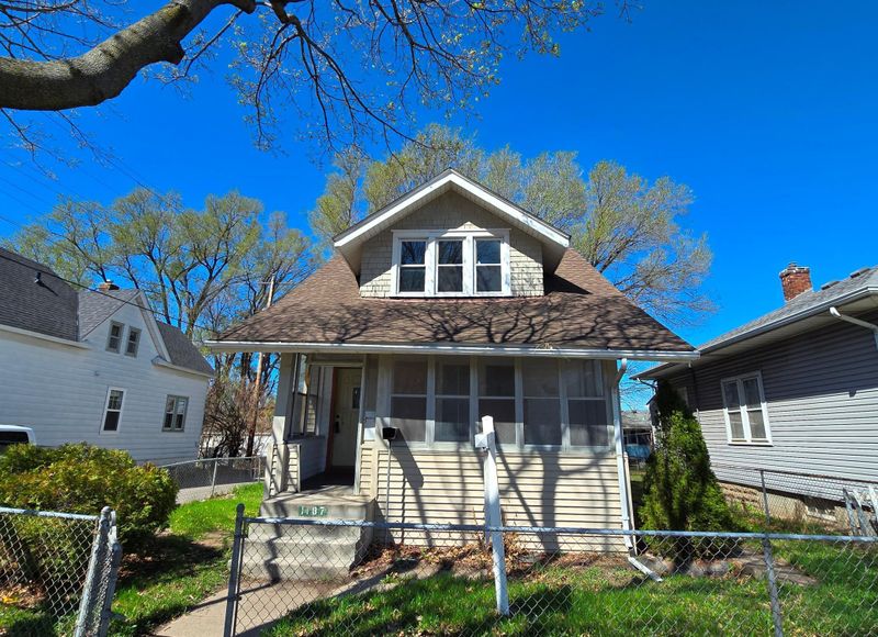 1187 Forest St, Saint Paul, MN 55106