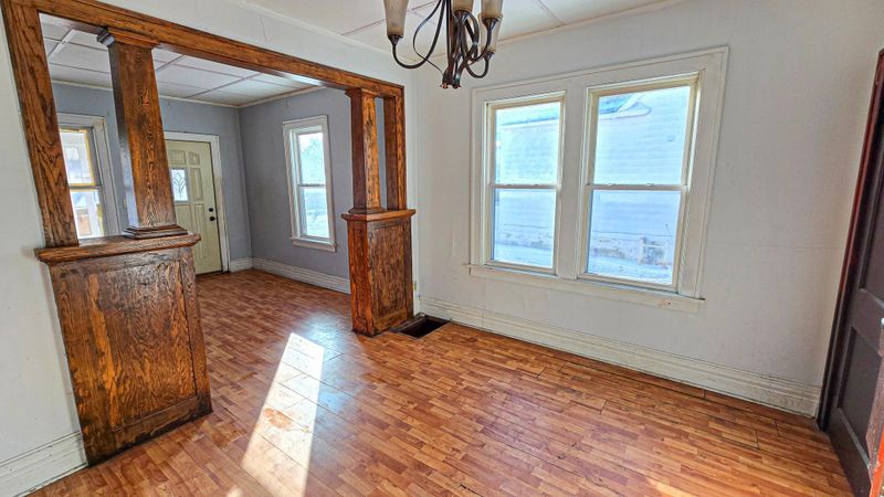 1187 Forest St, Saint Paul, MN 55106