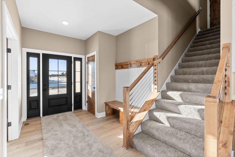39183 Fawn Ave, North Branch, MN 55056