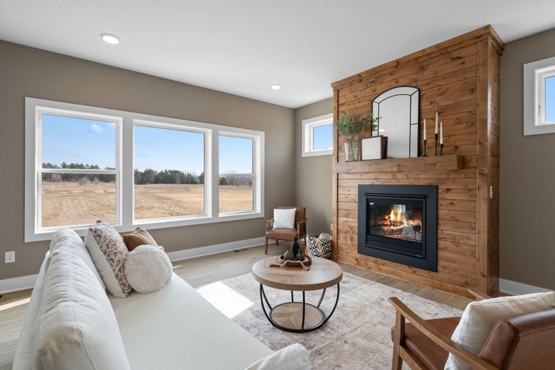 39183 Fawn Ave, North Branch, MN 55056