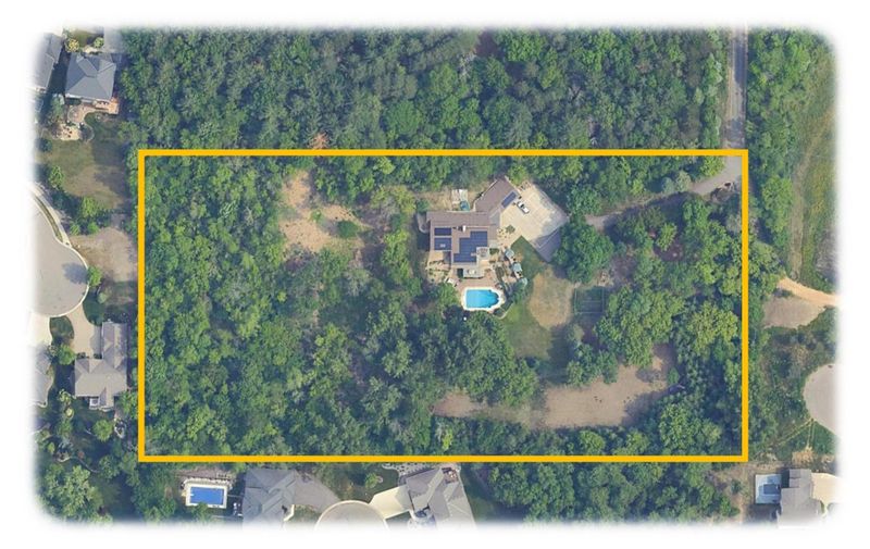 5739 Juneau Ln N, Plymouth, MN 55446