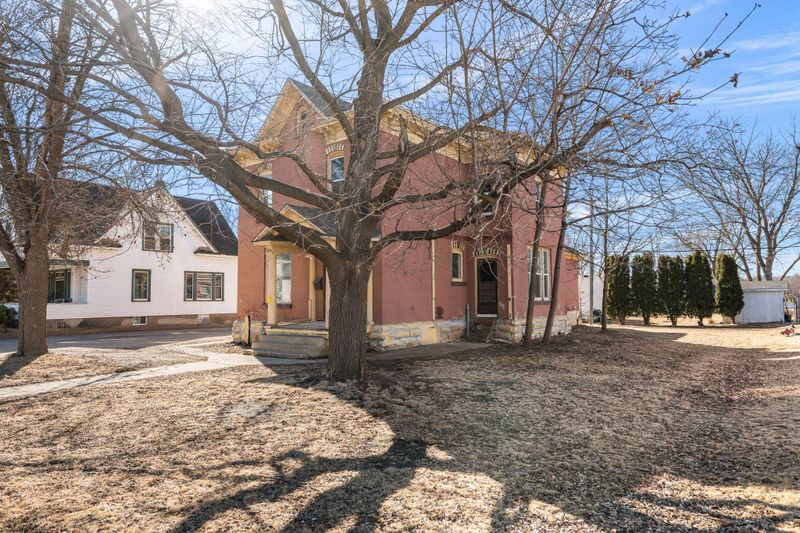 416 S Oak Ave, Owatonna, MN 55060