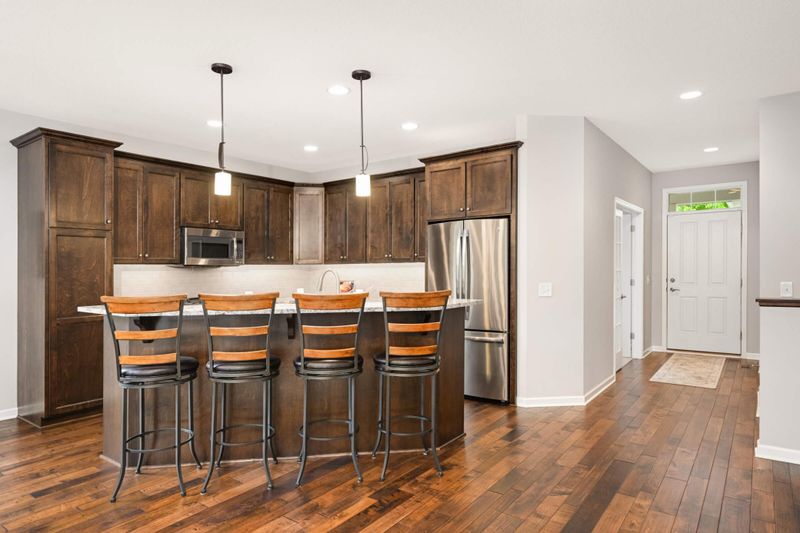 3595 Lemieux Cir, Eagan, MN 55122