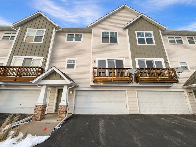 1137 Barclay St, Saint Paul, MN 55106