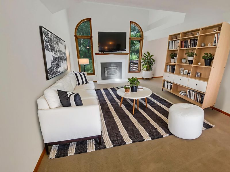 6991 Edenvale Blvd, Eden Prairie, MN 55346
