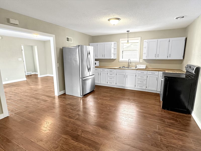 312 4th St E, Jasper, MN 56144