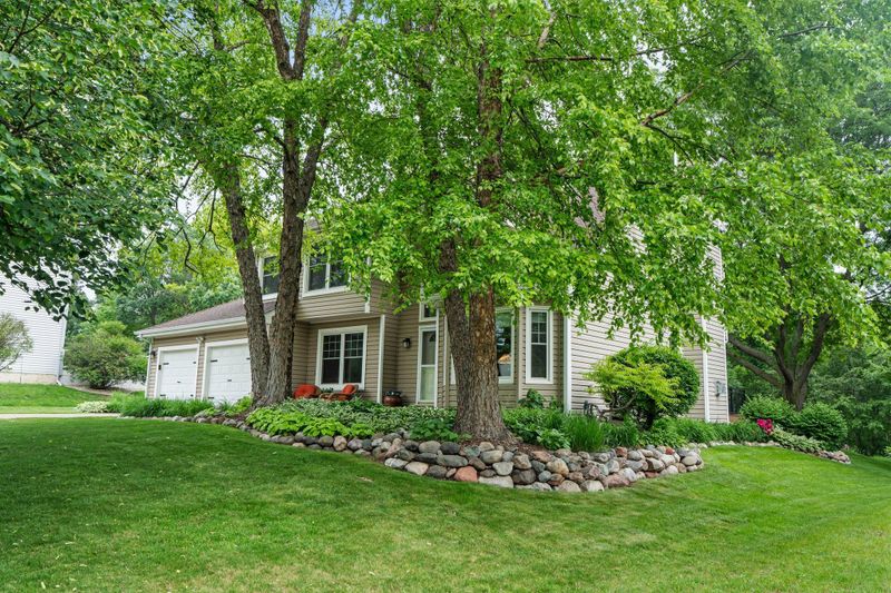 4104 Havenhill Cir, Eagan, MN 55123