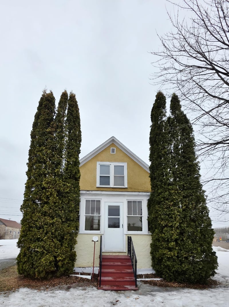 104 Dakota Ave W, Gilbert, MN 55741
