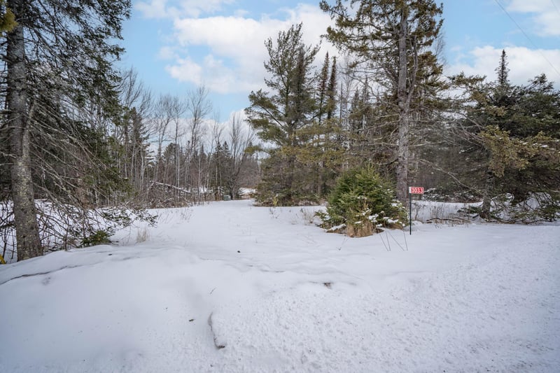 3033 Lavis Rd, Duluth, MN 55804