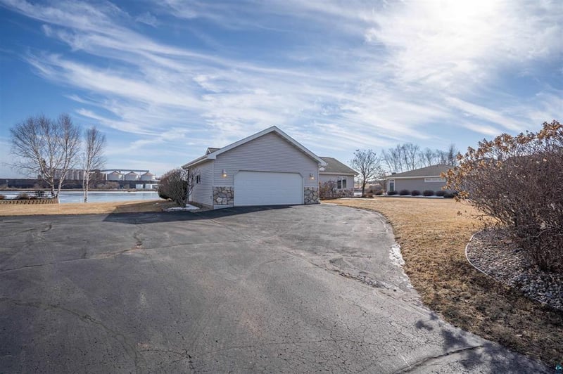 540 Marina Dr, Superior, WI 54880