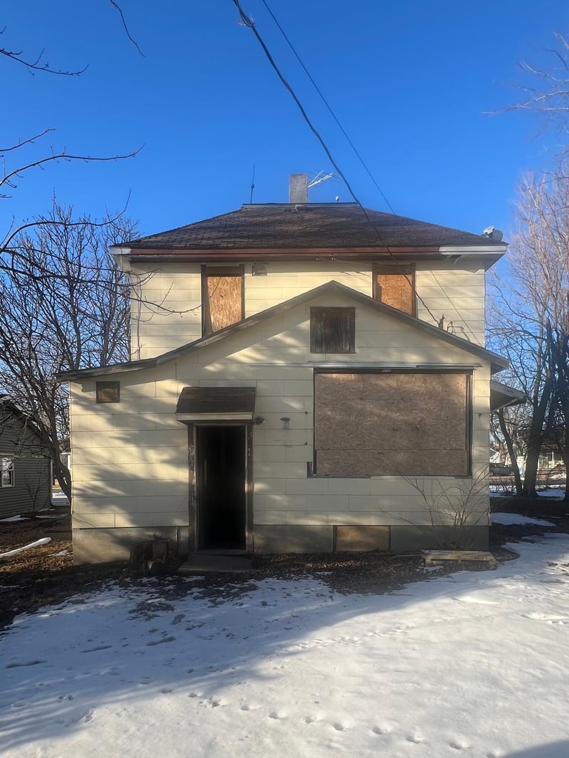 410 W Adams St, Arlington, MN 55307
