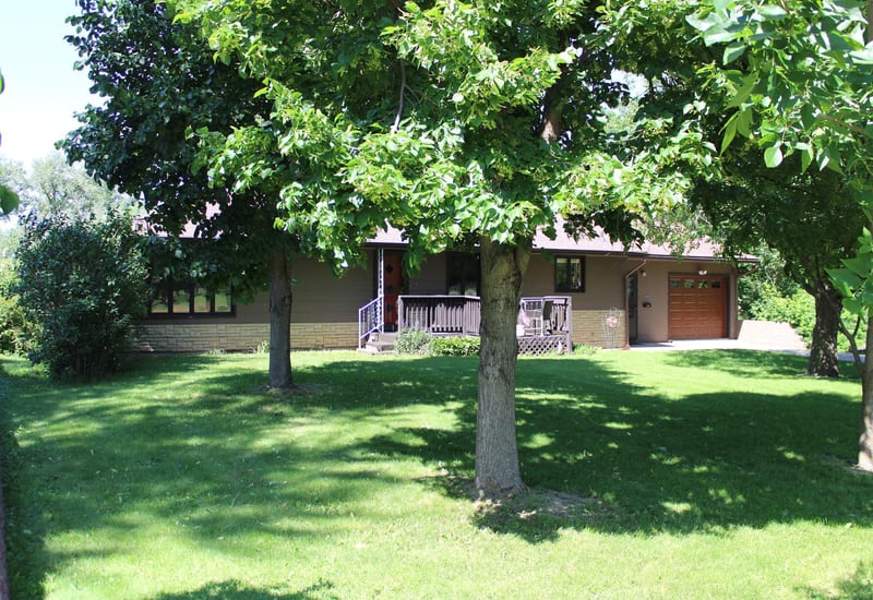 209 E Elm Ave, Upsala, MN 56384