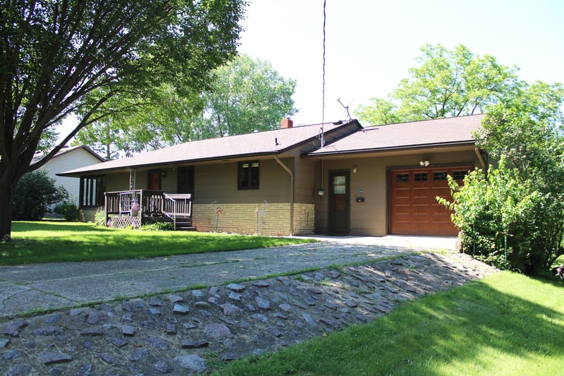 209 E Elm Ave, Upsala, MN 56384