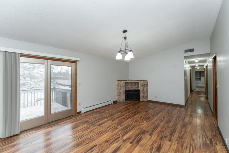 810 1st St NW, Oronoco, MN 55960