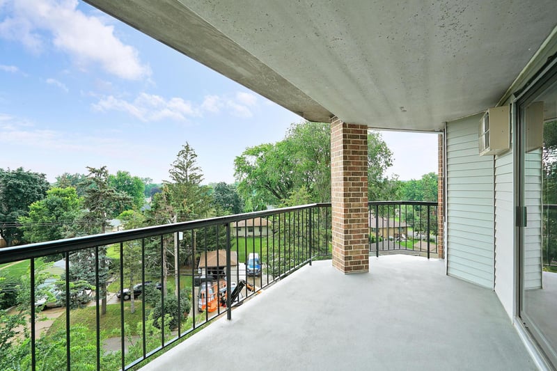 2601 Kenzie Ter #415, Saint Anthony, MN 55418