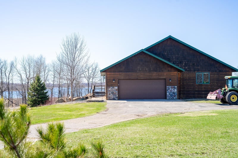 32030 380th St, Dent, MN 56528