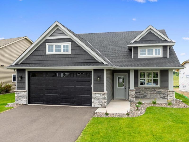 25338 Farmstead Ln, Wyoming, MN 55092
