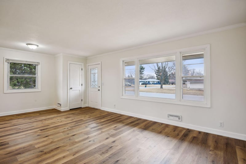 6325 Bethia Ln, Minneapolis, MN 55428