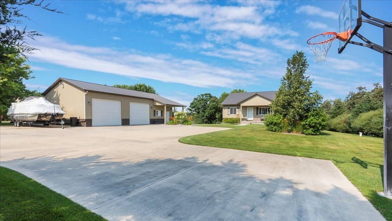 41032 Sauk Lake Rd, Sauk Centre, MN 56378