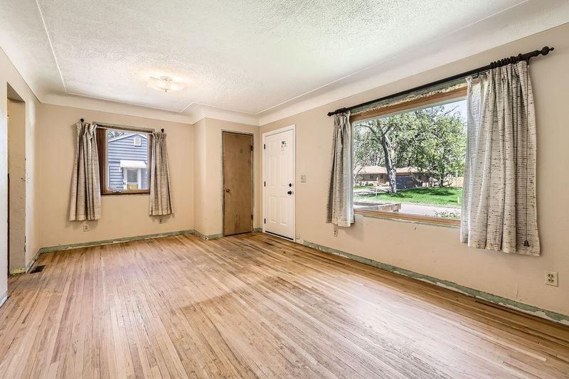 900 Park St, Anoka, MN 55303