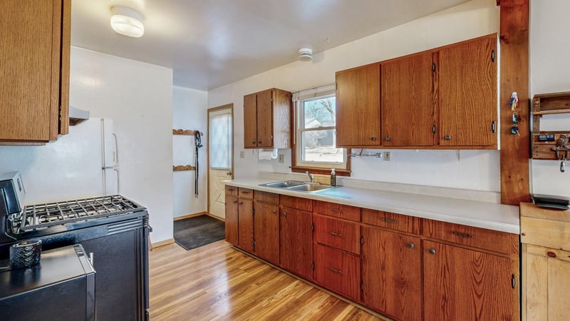 118 Bartlett St W, Wykoff, MN 55990